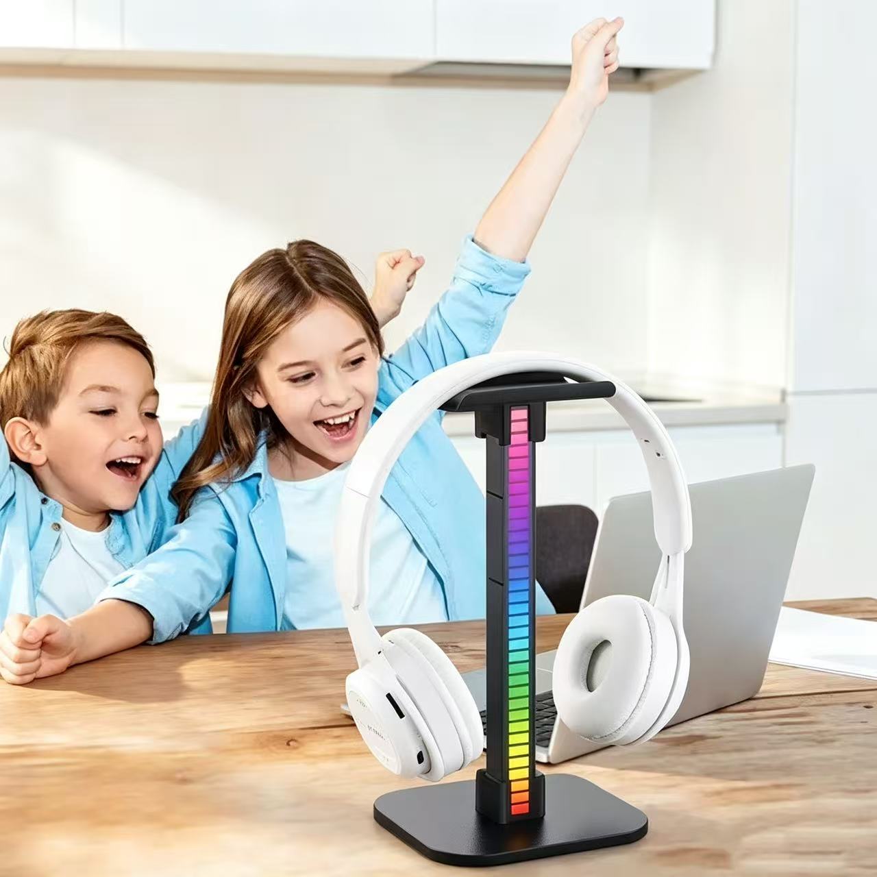 USBゲーミングヘッドホンスタンド RGBリズムライト付き  - Headset Stand のレビューと価格